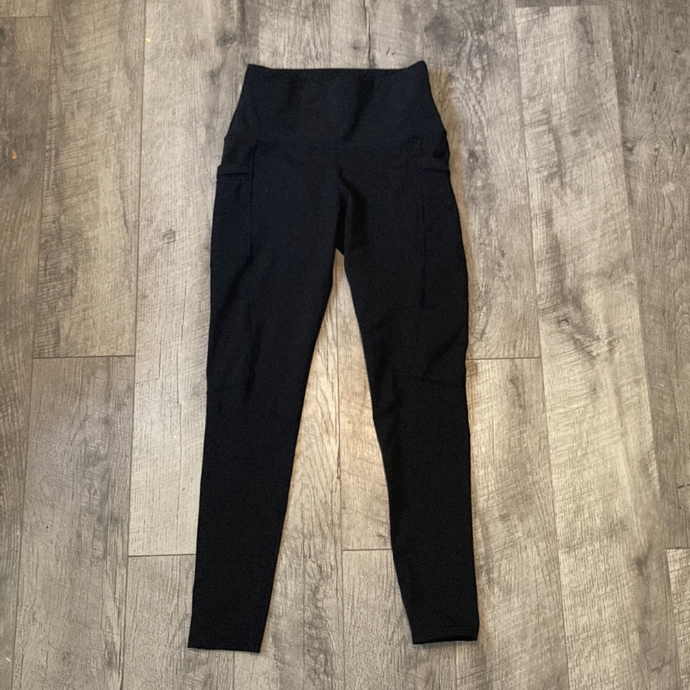 Women’s black leggings size M